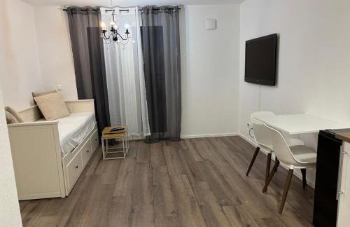 Beautiful 2 bedroom apartment with terrace and garden - Foto 12