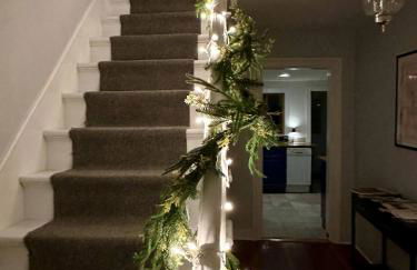 Hot Tub, 2 Blocks to Downtown Saugerties, Sleeps 8 - Foto 4