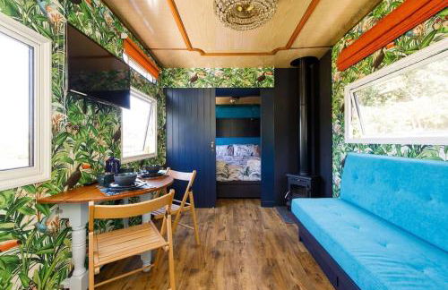 The Showman's Carriage w King Bed close to beach - Foto 6