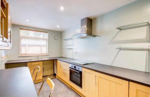 Cosy 3BR Home in Redditch - Sleeps 6 - Foto 9