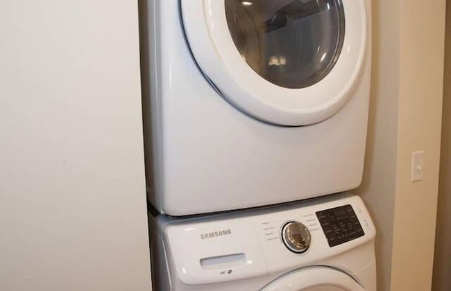 NEW 4 Bed 2 Full Bath Condo Near Back Bay - Photo 19