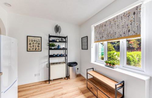 Spacious Bedford House Sleeps 5 Superfast WiFi Free Parking - Foto 18