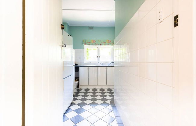 Beautiful 2 Story Manor Close to Beach and all - Foto 68