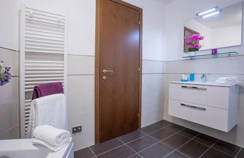 Ossuccio Grande C home with pool sleeps 12 by Italian Apartments - Foto 35