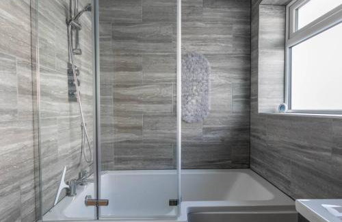 Seaside Family Bungalow for 5 people with garden and driveway parking - Foto 8