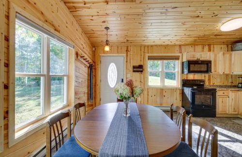 Lakefront Paradise with Private Boat Dock and Patio - Foto 11