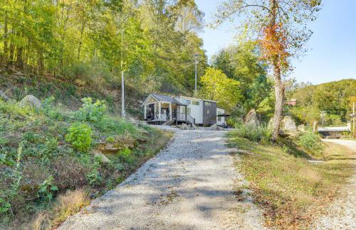 Deck, Grill and Fishing Pond Modern Cookeville Gem - Foto 10