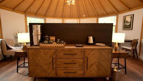 Deluxe Yurt Rental Ideal for Glamping near Austin - Foto 3