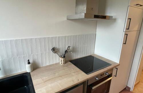 T2 design & cosy avec vue château, Centre et gare à pied, Parking gratuit - Foto 9