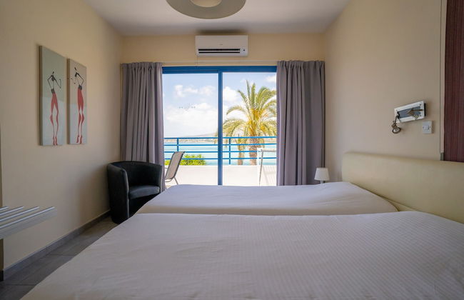 Vrachia Beach Hotel & Suites - Adults only - Photo 23