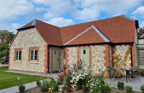 Blundens Holiday Lets - Hatfield - Photo 1