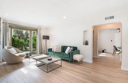 Updated 3-Bedroom LA Home with Backyard, BBQ & Family-Friendly Amenities - Photo 13