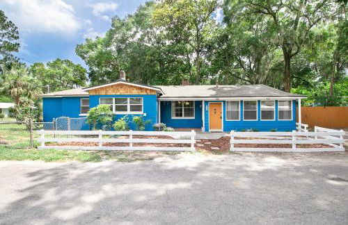 Farmhouse and Charming Place - Photo 12