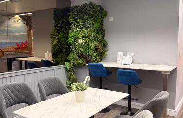 Mara Boutique Solihull - Photo 10