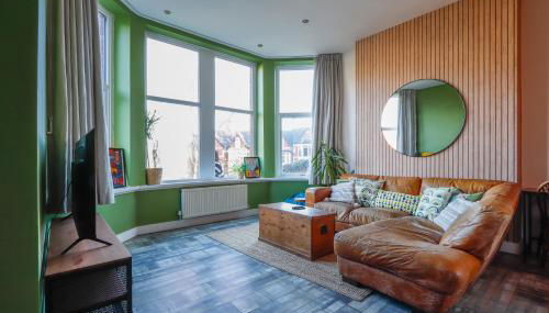 Leah Suite - Chique 2BR Apartment with Pool Table, Parking & WIFI - Foto 1