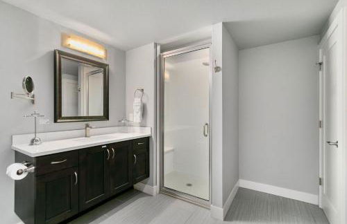 Luxury Home with Spectacular Rocky Mountain Views! - Foto 62