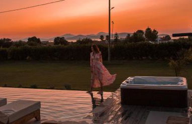 Aphrodite Luxury Suites, Private Heated Pool & Jacuzzi -Romantic Escape for Couples - Photo 72