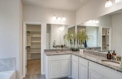 Close to Energy Giants! 3,300-Sq-Ft Midland Home - Foto 14