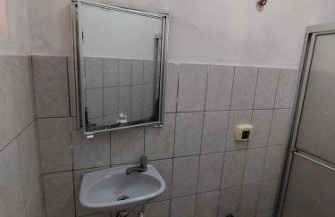 Seu Apto Centro 7 Excelente Local 5 Camas Até 6 Pessoas 2Q Ar Cond Geladeira Fogao TV Bem Simples Econômico - Foto 36