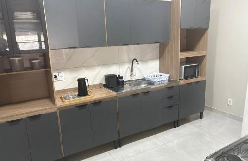 Estadia Charmosa no Coração da Cidade - Foto 11