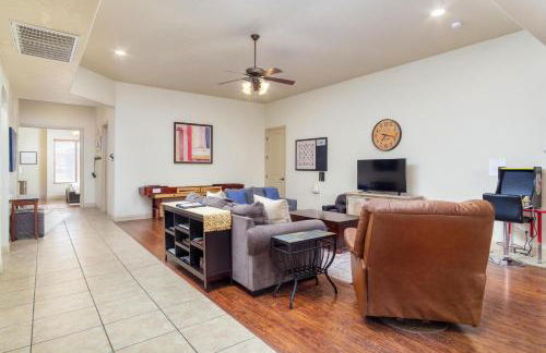 A super variety of games, golf carts, & unique decor near Zion National Park! - Foto 11