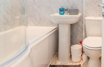 2 Bedroom Apartment Denton, suitable for professionals needing a peaceful work environment - Foto 24