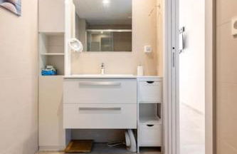 Apartment by the beach with pool and private parking - Foto 28