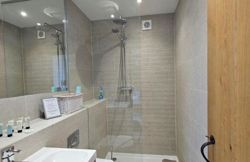 Beautiful Views Historic 16th Cent Barn Conversion - Pass the Keys - Foto 24