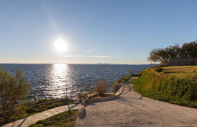 Luxurious Villa Philoxenia - Photo 39