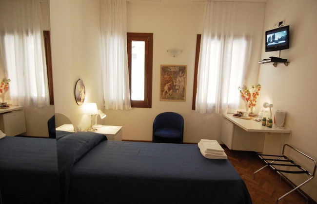 Santa Margherita Guesthouse - Photo 12