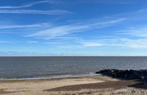 Stylish 3 Bed Apt Sea Views Near the Beach 2B - Foto 11