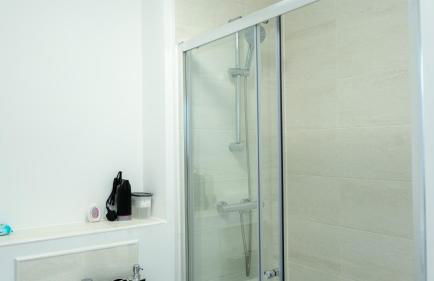 1BR Sleeps 4, 3 mins from City centre & Local Gems - Foto 15