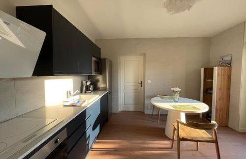 Les Hauts de Locmiquel apartment with private heated pool - Photo 2