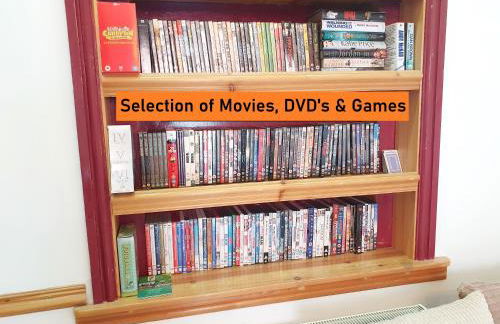 FREE DOG STAY - LARGE APARTMENT - Walk in Shower -FULL Kitchen - Free On Street Parking, NETFLIX - Super Fast WiFi - DVD's-Welcome Tray - No Deposits - Just Meters from Gavin n Stacey Film House - Foto 22