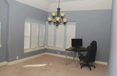 Cozy 4 bedroom home with Greenbelt views in Oak Point - Foto 18