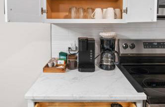 10 Min to Downtown - Desk - Fenced Yard - Wi-Fi - Foto 14