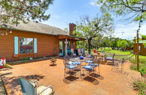1 Mi to Lake Pet-Friendly Cabin in Strawn - Foto 15
