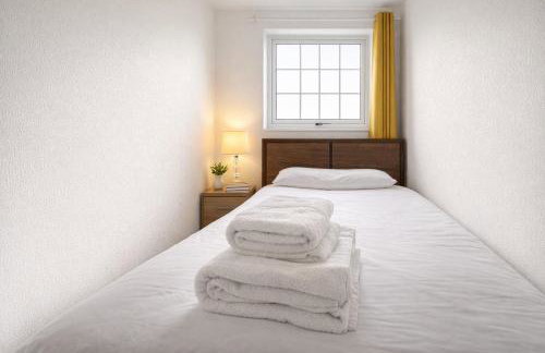 Peaceful Family & Workers Home Near Train Station - Foto 23