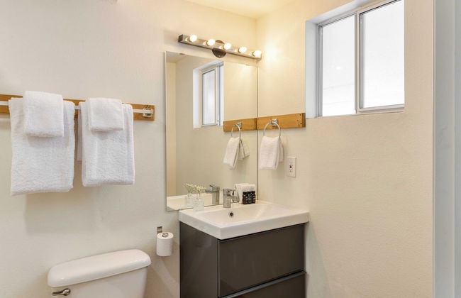 Chickaree & Chickadee Buyout by Avantstay 2 Sister Cabins - Photo 12