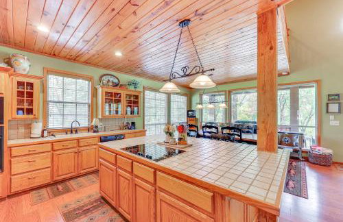 Riverfront Cabin on 2 Acres in Glenwood! - Foto 9