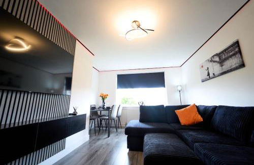 Modern 3 Bedroom Apartment - Photo 28