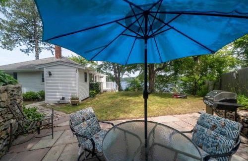 Family Lakefront Adventure House 3BR wFirepit & Scenic - Foto 10