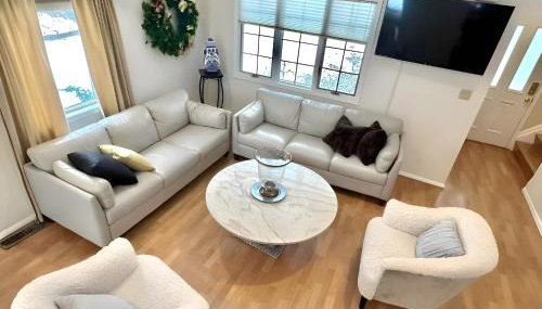 Cozy 4BR 3BA Home- Train to NYC, USOpen, CitiField Mets, MSG, Walk to Harbor & Golf - Foto 2