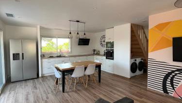 Sea, Sweet & Sun - Vue sur mer - T3 - Plage commerce et port à pieds - Foto 2, pet friendly, minibar