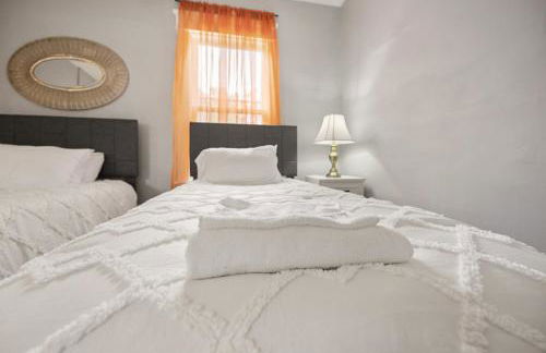 Modern 2BR Mins to Univ, Zoo, Destiny, Downtown - Foto 19