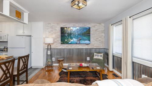 Country Cow Flair with Large TVs, Ample Parking, Nintendo, EV Ready - Photo 2