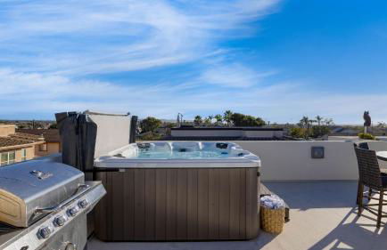 Sunset Serenity by Avantstay Rooftop w/ Hot Tub & Fire Pit, 3 Blocks to Beach! - Foto 72