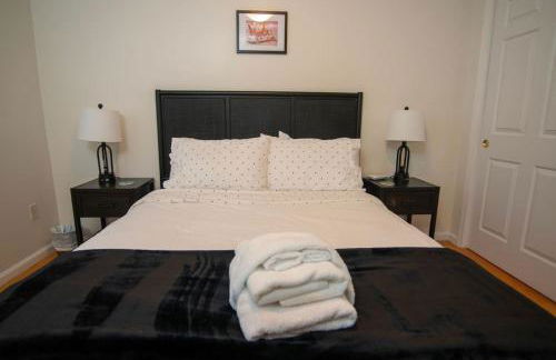 Spacious Coastal Townhome Deck and Parking - Foto 31