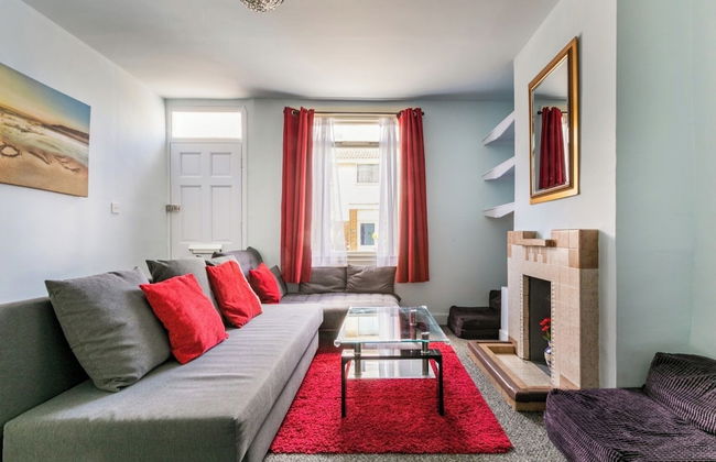 2 b&b 40 Percent off Weekly Half Price Monthly - Photo 10