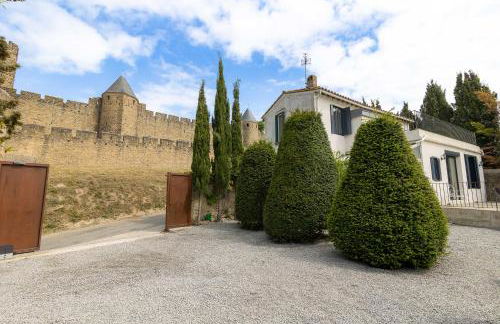 Sous les remparts la maison Pimprenelle - Photo 1